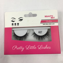 Load image into Gallery viewer, Pretty little lashes
